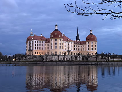 zamek, zamek moritz, Drezno, zbudowana struktura, na zewnątrz budynku, architektura, niebo, woda, budynek, Natura, chmura - niebo, drzewo, nabrzeże, religia, żadnych ludzi, duchowość, miejsce kultu, rzeka, Miasto, cele podróży, wiara, historia, na dworze, 4K, CC0, domena publiczna, darmowe zdjęcia
