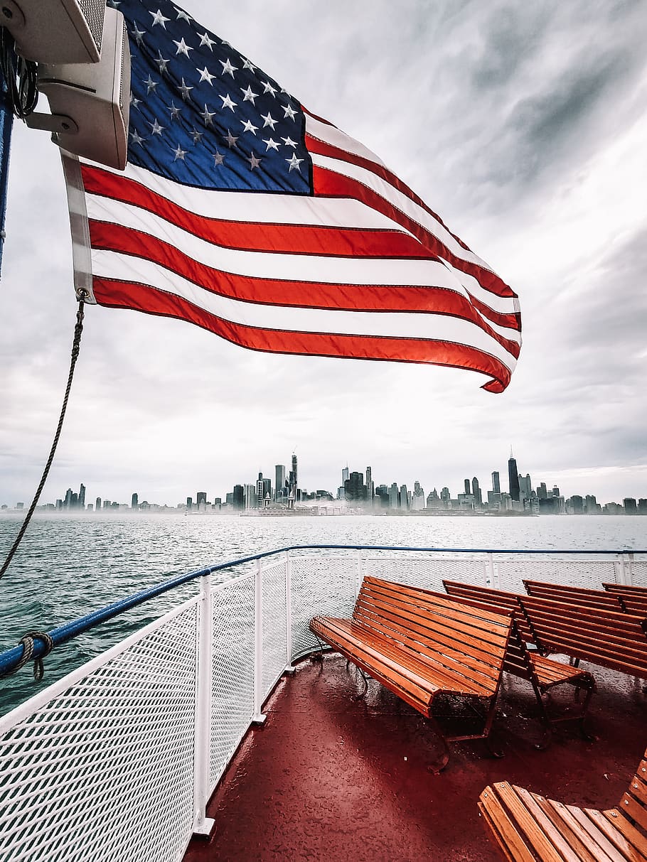 bandiera, simbolo, Chicago, panchina, mobilia, stati Uniti, barca, bandiera americana, bandiera USA, città di Chicago, carta da parati hd, skyline di Chicago, Stati Uniti d'America, orizzonte, lago Michigan, noi bandiera, lago, andare in barca, ringhiera, moto d'acqua, patriottismo, acqua, nuvola - cielo, cielo, architettura, natura, struttura costruita, giorno, nessuno, esterno dell'edificio, nave nautica, rosso, mezzi di trasporto, a strisce, all'aperto, indipendenza, la libertà, vento, icona nazionale, 4K