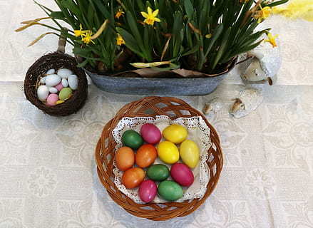 Paști, ou, dulciuri, floare, alimente, ou de Paște, mancare si bautura, celebrare, vedere în unghi mare, prospeţime, vacanţă, masa, recipient, nici o persoana, multi colorate, natură moartă, coş, planta cu flori, în interior, decor, tort de paște, 5K, CC0, domeniu public, fără drepturi de autor