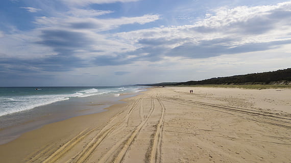 Strand, leeren, Wellen, Insel, Wasser, Meer, Land, Sand, wolke - himmel, Himmel, Szenen - Natur, Schönheit in der Natur, ruhige Szene, Ruhe, Natur, Tag, Nicht-städtische Szene, Küste, draußen, Horizont, keine Leute, Horizont über Wasser, Ebbe, 4K, CC0, gemeinfrei, lizenzfrei
