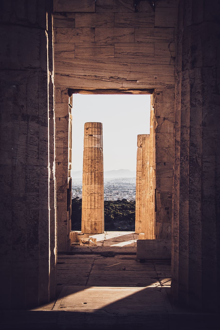ruïnes marrons, llosa, ruïnes, passadís, arqueologia, cripta, Camí, passarel·la, arquitectura, pilar, edifici, columna, paret, masmorra, llambordes, vorera, paviment, sòl, paret de pedra, adoració, temple, estructura construïda, història, el passat, vell, abandonat, llum solar, dia, naturalesa, antic, antiga ruïna, cel, cap gent, a l'interior, espatllat, destinacions de viatge, civilització antiga, obsoleta, finestra, deteriorament, arruïnat, columna arquitectònica, 4K