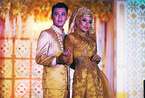 mariage, mariage java, traditionnel, Java, couple, indonésien, Jeune, Asie, la mariée, couple indonésien, deux personnes, jeune adulte, Vêtements, jeune femme, adulte, femmes, unité, belle femme, trois quarts, un événement, à l'intérieur, vue de face, souriant, beauté, permanent, bonheur, se concentrer sur le premier plan, émotion, couple - relation, émotion positive, 2K, CC0, domaine public, libre de droits