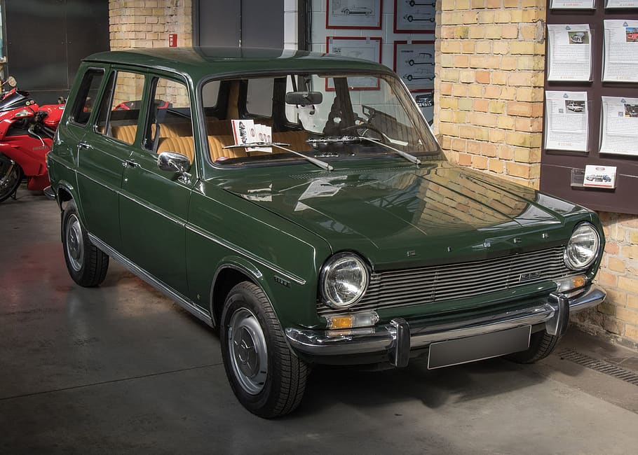 automàtic, simca, 1100, trencar, oldtimer, clàssic, vehicle, sistema de transport, cinc portes, francès, automoció, combi, manera de transport, transport, vehicle terrestre, cotxe, automòbil, ciutat, arquitectura, carrer, estil retro, estructura construïda, exterior de l'edifici, cotxe d'època, persones incidentals, dia, estacionari, carretera, a l'aire lliure, viatjar, edifici, 4K
