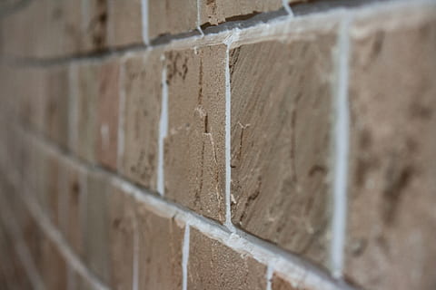 mattone, parete, avvicinamento, modello, struttura, caratteristica della parete, struttura costruita, architettura, messa a fuoco selettiva, strutturato, nessuno, muro di mattoni, materiale da costruzione, sfondi, ruvido, all'aperto, cemento, di fila, esterno dell'edificio, calcestruzzo, industria, muro di cinta, 2K, CC0, dominio pubblico, privo di copyright