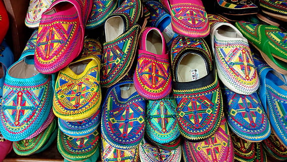 Fas, babouche, çok renkli, Desen, seçim, varyasyon, perakende, bütün çerçeve, satılık, Market, büyük nesne grubu, insansız, Tekstil, arka, dizayn, natürmort, moda, pazar durak, kapatmak, zanaat, yan yana, Giyim, perakende satış, çiçek desenli, 5K, CC0, kamu malı, telif ücretsiz
