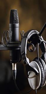 utstyr, headset, mikrofon, inngangsenhet, teknologi, kommunikasjon, nærbilde, musikk, ingen folk, hodetelefoner, lytting, metall, fokusere på forgrunnen, lydopptak utstyr, lydutstyr, svart farge, Opptaksstudio, kunstkultur og underholdning, studio, bråk, kringkasting, tale, lydelektronikk, elektrisk utstyr, krom, 1080P, CC0, offentlig domene, opphavsrett gratis