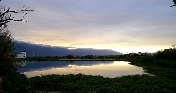 Sonnenuntergang, cangshan, Reflexion, Himmel, Wasser, Szenen - Natur, Baum, wolke - himmel, Pflanze, Schönheit in der Natur, See, ruhige Szene, Ruhe, Natur, keine Leute, die Architektur, Nicht-städtische Szene, Umgebung, idyllisch, draußen, 4K, CC0, gemeinfrei, lizenzfrei