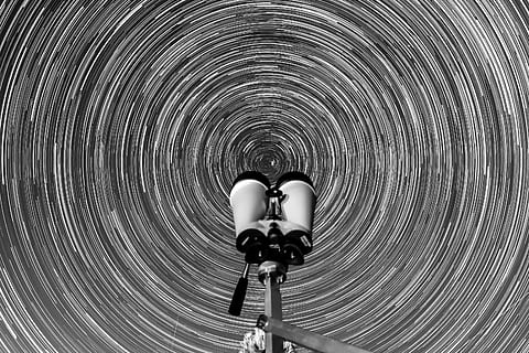 rotazione, scienza, terra, astratto, arte, grafico, spazio, movimento, galassia, vortice, Inquadratura dal basso, lunga esposizione, una persona, persone reali, modello, uomini, tecnologia, movimento sfocato, natura, metallo, cerchio, attività di svago, giorno, in casa, Filatura, stili di vita, 4K, CC0, dominio pubblico, privo di copyright