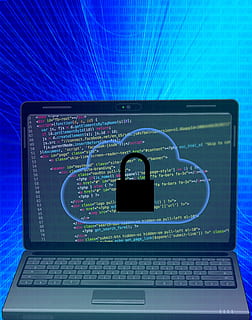 programmēšana, mākonis, drošību, kodu, mākoņu forma, tehnoloģijas, bezvadu tehnoloģija, savienojumu, komunikāciju, internetā, dators, datus, kibertelpā, klēpjdators, datortīkls, binārais kods, datortehnika, datoru noziegumi, nav cilvēku, drošības sistēma, tīkla drošība, tekstu, aizsardzību, kodēšana, datoru hakeris, globālās komunikācijas, datora atslēga, tastatūra, datora valoda, 5K, CC0, publiskais domēns, bez atlīdzības