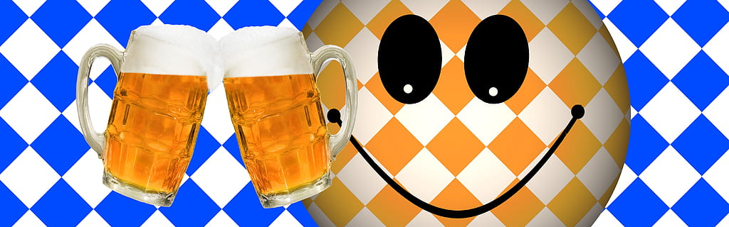 Blau, Weiß, Diamanten, Muster, smiley, Hintergrund, Oktoberfest, Bayern, Alkohol, Erfrischung, Getränk, Glas, Essen und Trinken, Trinkglas, Stillleben, Haushaltsausstattung, Bier, Bier - Alkohol, keine Leute, schaumiges Getränk, drinnen, mehrfarbig, Nahansicht, Bierglas, Panorama-, Glas - Material, Feier, 5K, CC0, gemeinfrei, lizenzfrei