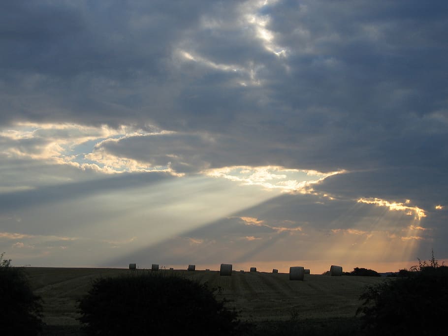 solnedgang, skyer, lys, aksel, skumring, cloudscape, udendørs, himmel, dramatisk, aften, sky - himmel, scenics - natur, skønhed i naturen, ingen mennesker, natur, rolig scene, landskab, ro, plante, træ, miljø, arkitektur, sollys, bygget struktur, bygning udvendig, jord, 2K