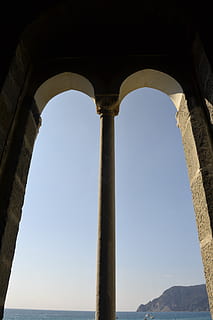 liguria, mimari, pencere, gökyüzü, açık hava, mimari sütun, doğa, yapılı yapı, Su, gün, kemer, düşük açılı görünüş, insansız, deniz, seyahat yerleri, Tarihçe, açık havada, seyahat, Güneş ışığı, geçmiş, manzaralar - doğa, 4K, CC0, kamu malı, telif ücretsiz