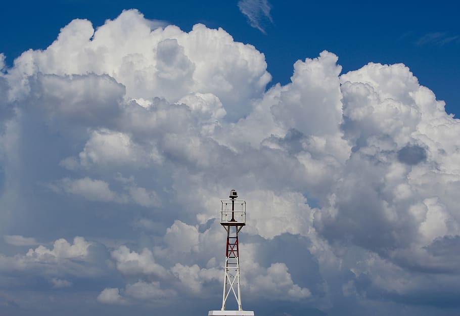 nach vorne, Kumulus, Himmel, Wolken, Gewitter, wolke - himmel, Turm, Natur, Technologie, Flachwinkelansicht, keine Leute, Tag, Kommunikation, große Höhe, gebaute Struktur, die Architektur, draußen, Antenne - Antenne, Verbindung, globale Kommunikation, Gebäudehülle, Sonnenlicht, 4K