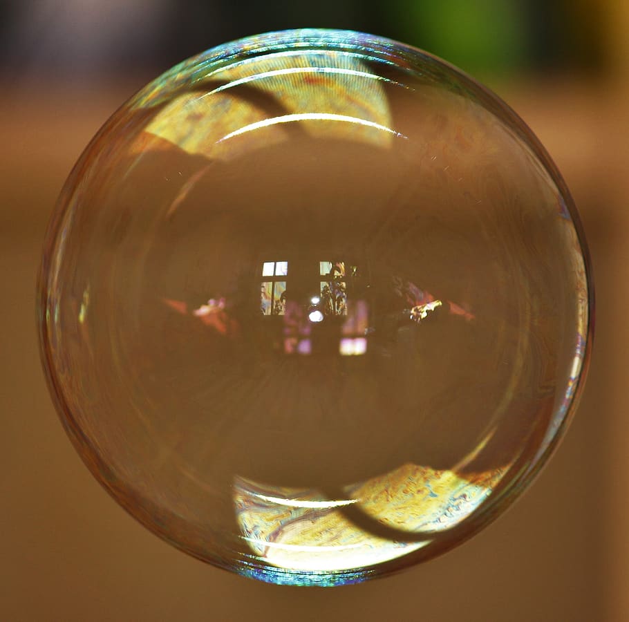 bolla di sapone, riflessione, palla, liquido, bolla, mirroring, sfera, avvicinamento, forma geometrica, trasparente, cerchio, vetro - materiale, forma, nessuno, bicchiere, in casa, concentrarsi sulle conoscenze acquisite, natura, rinfresco, singolo oggetto, giorno, 2K