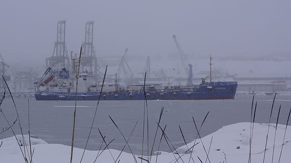 vinter, skib, havn, vand, nautiske fartøj, transportmidler, himmel, transportform, natur, ingen mennesker, hav, dag, havnefronten, sejlbåd, tåge, maskineri, kran - entreprenørmaskiner, udendørs, kommerciel dock, fiskeindustrien, 5K, CC0, offentligt domæne, royaltyfrie