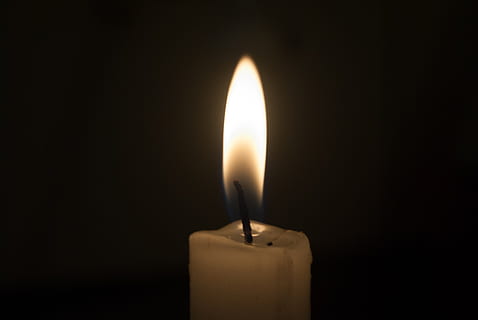 Licht, alt, Feuer, Verbrennung, Studioaufnahme, Flamme, Hitze - Temperatur, drinnen, Feuer - natürliches Phänomen, schwarzer Hintergrund, Kerze, dunkel, Nahansicht, kopieren sie platz, Wachs, keine Leute, glühend, beleuchtet, Natur, Dunkelkammer, orange Farbe, Lichtanlage, Helligkeit, schmelzen, 4K, CC0, gemeinfrei, lizenzfrei