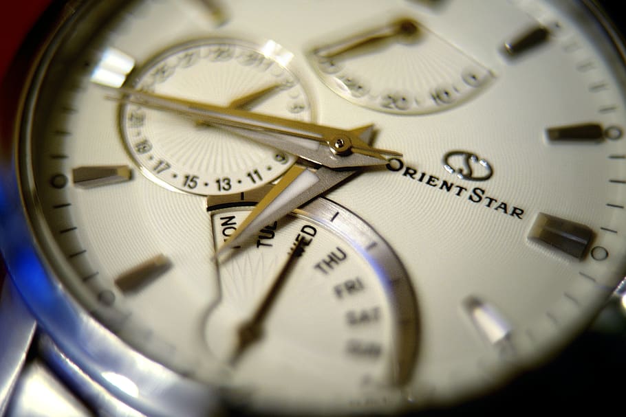 macro, orologio, orologio da polso, tempo, avvicinamento, numero, mano minuta, precisione, quadrante, lancetta dell'orologio, strumento del tempo, primo piano estremo, Timer, metallo, messa a fuoco selettiva, girato in studio, in casa, color argento, lusso, lancetta delle ore, rottura, 5K