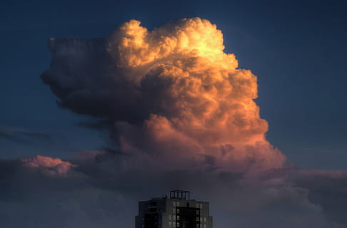 Sky, himmel, tårn, condo, sky - himmel, bygning udvendig, arkitektur, bygget struktur, natur, ingen mennesker, bygning, skønhed i naturen, by, miljø, røg - fysisk struktur, udendørs, solnedgang, dramatisk himmel, industri, forurening, orange farve, scenics - natur, miljøspørgsmål, magt i naturen, 4K, CC0, offentligt domæne, royaltyfrie