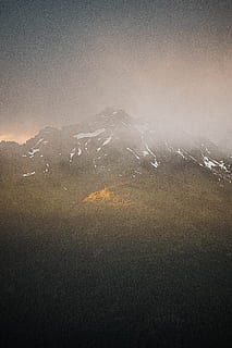 munte maro, natură, semnal luminos, ușoară, vreme, în aer liber, ceaţă, aburi, decor, de munte, Munte, peisaj, lumina soarelui, vedere aeriene, răsărit, cer, zăpadă, gheaţă, platou, asfalt, frumusețe în natură, scenice - natura, o scenă liniștită, mediu inconjurator, liniște, nici o persoana, scenă non-urbană, idilic, teren, plantă, la distanta, zi, un munte acoperit de zăpadă, varf de munte, 8K, CC0, domeniu public, fără drepturi de autor