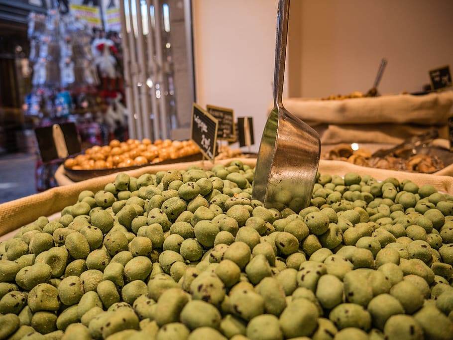 wasabi, skarp, grøn, skarphed, krydderi, rød, pepperoni, kniv, chili, grøntsager, klinge, paprika, frugtagtig hot, peber, sæson, knivblad, chili peber, skulpteret kant, skære, knivskarp, jord, knabberzeug, lommekniv, mad og drikke, mad, friskhed, detail, stor gruppe af objekter, sund kost, overflod, marked, frugt, markedsbod, forretning, indendørs, velvære, valg, butik, variation, selektiv fokusering, til salg, ingen mennesker, lille virksomhed, detailvisning, forbrugerisme, fødevareforarbejdningsanlæg, 4K