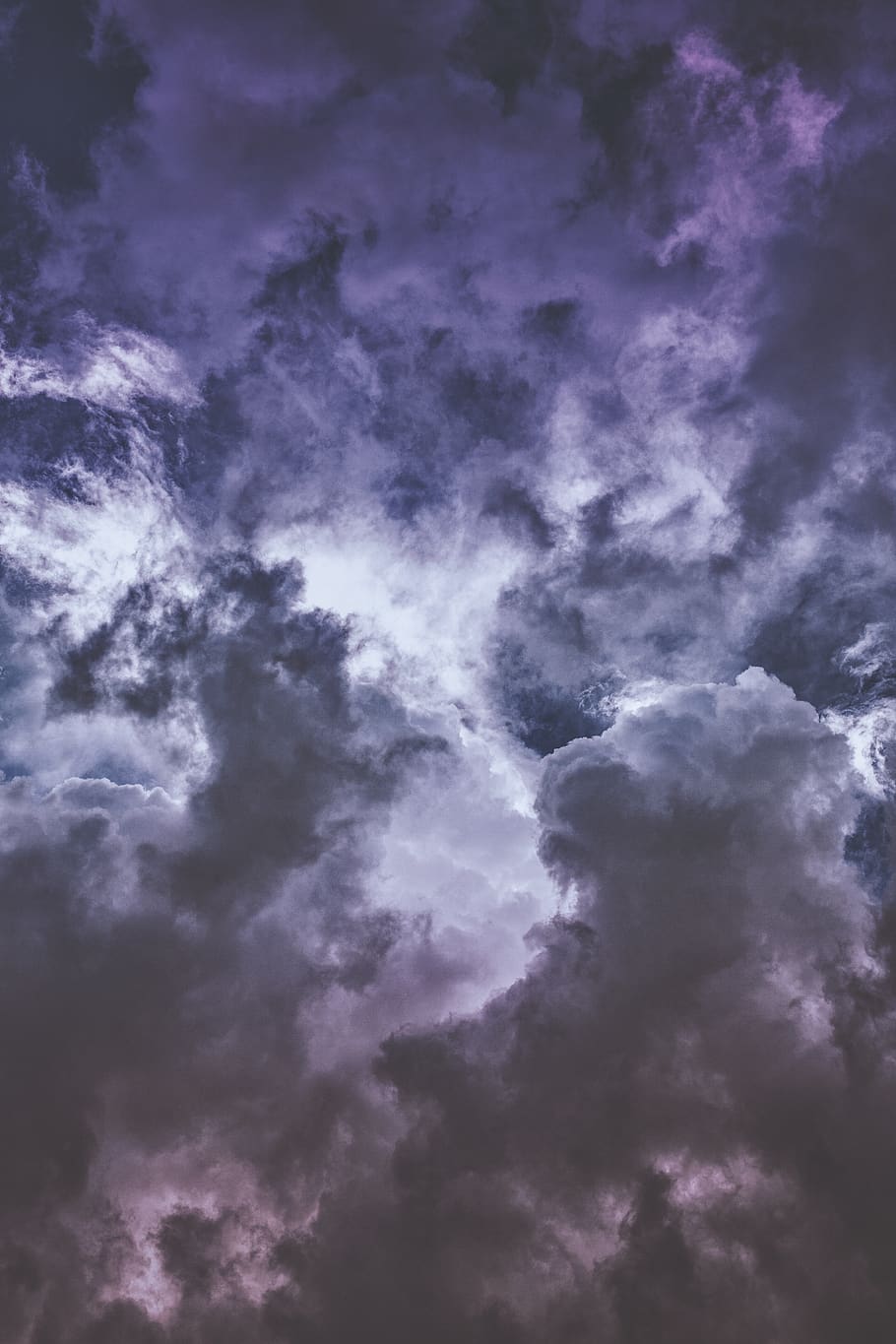 hvid, grå, skyer, natur, vejr, udendørs, himmel, cumulus, Sky, sfære, storm, azurblå himmel, tordenvejr, astronomi, plads, univers, ydre rum, nat, regnbue, måne, fuldmåne, is, lyn, sky - himmel, baggrunde, skønhed i naturen, scenics - natur, fuld ramme, cloudscape, ingen mennesker, ro, lav vinkel visning, dramatisk himmel, idyllisk, overskyet, rolig scene, miljø, dag, abstrakt, abstrakte baggrunde, lilla, magt i naturen, meteorologi, 5K
