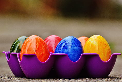 Paști, oua de Paste, colorat, Paste Fericit, ou, culoare, alimente, mancare si bautura, multi colorate, mâncat sănătos, prospeţime, fruct, bunăstare, nici o persoana, să se concentreze asupra primelor elemente, natură moartă, albastru, grup de obiecte, a închide, celebrare, alegere, masa, variație, grup mare de obiecte, consecutiv, în interior, copt, 5K, CC0, domeniu public, fără drepturi de autor
