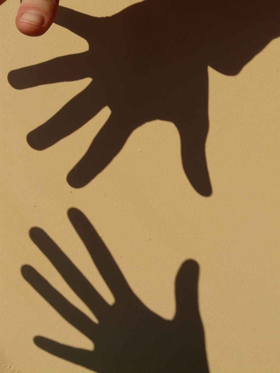 skyggespil, hånd, hænder, skygge, lys, menneskelig hånd, en person, sollys, rigtige mennesker, menneskelig kropsdel, murbygningsfunktion, finger, menneskelig finger, kropsdel, uigenkendelig person, natur, dag, fritidsaktivitet, livsstil, fokusere på skygge, herrer, mønster, 2K