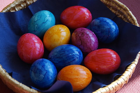 Ostereier, Frühling, Osterhase, Korb, körbchen osterkorb, Ei, bunt, Farbe, Ostern, Frohe Ostern, Tradition, Christentum, Brauch, Zoll, Frühlingsverbrauch, farbig, Ostergruß, osterkorb, osterkörbchen, Essen und Trinken, Lebensmittel, Frische, Container, gesundes Essen, keine Leute, Nahansicht, Obst, Stillleben, High Angle View, drinnen, Wohlbefinden, Blau, Gruppe von Objekten, rot, große gruppe von gegenständen, Tag, 5K, CC0, gemeinfrei, lizenzfrei