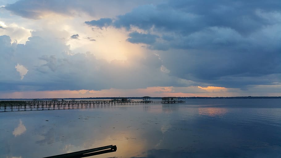 riu, moll, st, Johns, posta de sol, núvol - cel, cel, aigua, bellesa a la natura, escenics - natura, reflexió, tranquil·litat, escena tranquil·la, mar, naturalesa, cap gent, vaixell nàutic, escena no urbana, davant del mar, idíl·lic, a l'aire lliure, transport, 5K