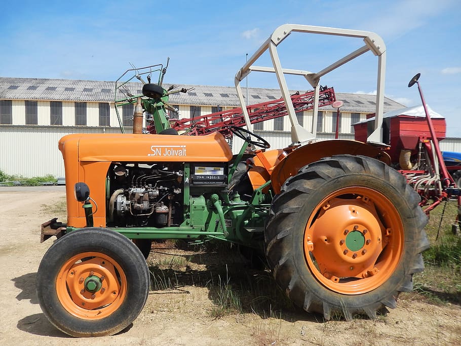 tractor, màquina, terra, oldtimer, vehicle terrestre, manera de transport, transport, dia, maquinària, maquinària agrícola, naturalesa, camp, equipament agrícola, cap gent, cel, a l'aire lliure, llum solar, pneumàtic, roda, agricultura, excavadora, paisatge, 4K