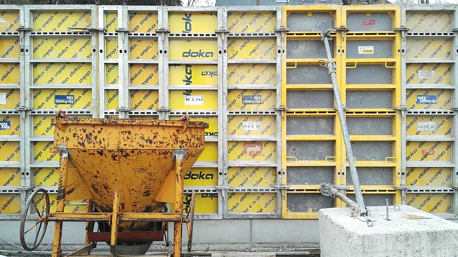 construir, lloc, construcció de cases, shell, encofrat, treball de construcció, groc, contenidor, cap gent, funció de construcció de parets, estructura construïda, dia, metall, arquitectura, a l'aire lliure, paret, rovellat, primer pla, Caixa, vell, exterior de l'edifici, apicultura, naturalesa, material de fusta, buit, equipament, 4K