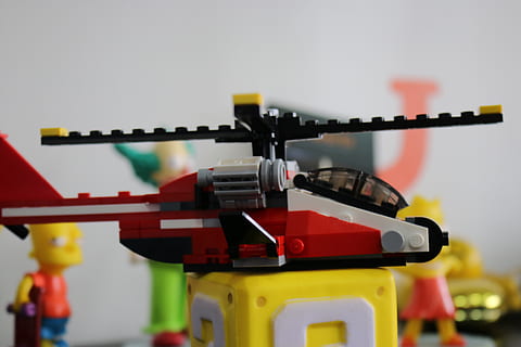 squadra, industria, macchina, giocattolo, girato in studio, nessuno, multicolore, avvicinamento, in casa, concentrarsi sulle conoscenze acquisite, grande gruppo di oggetti, rosso, giallo, natura, mezzi di trasporto, di fila, sicurezza, giorno, collezione, creatività, plastica, natura morta, messa a fuoco selettiva, 2K, CC0, dominio pubblico, privo di copyright