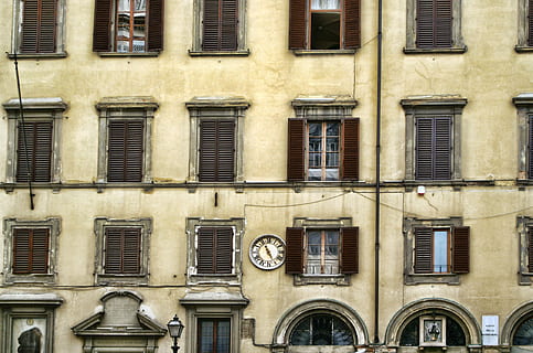 facciata, bowever, vista, finestra, Casa, costruzione, Italia, vecchia muratura, Toscana, architettura, struttura costruita, esterno dell'edificio, Inquadratura dal basso, nessuno, fotogramma intero, giorno, sfondi, fianco a fianco, quartiere residenziale, all'aperto, arco, città, di fila, storia, il passato, vecchio, ripetizione, 1080P, CC0, dominio pubblico, privo di copyright