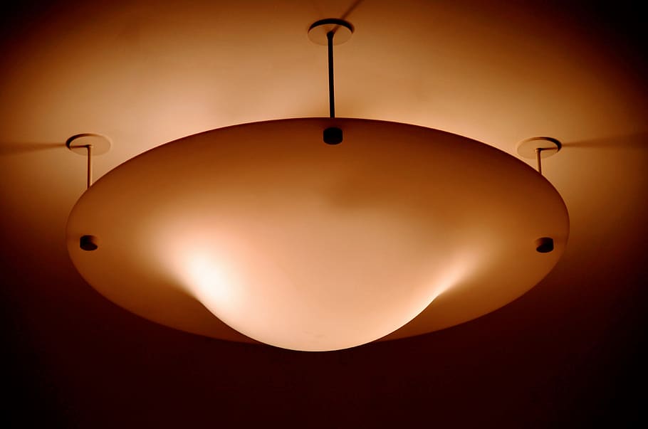lampe, belysning, lys, loftslampe, studio skud, ingen mennesker, hængende, indendørs, orange farve, enkelt objekt, farvet baggrund, natur, belyst, klokke, træ - materiale, tæt på, silhuet, elegance, metal, forretning, to objekter, røg - fysisk struktur, elektrisk lampe, 4K