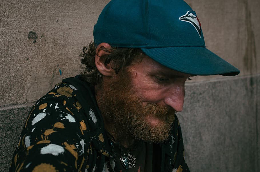 uomo, tipo, vecchio, berretto, barba, parete, peli del viso, una persona, persone reali, metà uomini adulti, stili di vita, capi di abbigliamento, maschi, uomini, metà adulto, adulto, attività di svago, colpo alla testa, ritratto, analizzare, cercare, guardare, caratteristica della parete, adulto maturo, uomini maturi, baffi, uniforme, 4K
