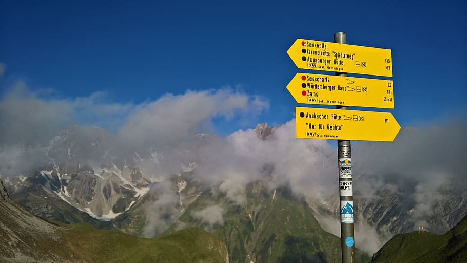 alpí, e5, directori, muntanyes, paisatge, núvols, neu, ruta, naturalesa, comunicació, signe, senyal d'advertència, cel, senyal de trànsit, núvol - cel, text, cap gent, orientació, fum - estructura física, medi ambient, dia, carretera, muntanya, guió occidental, informació, Pol · lució, a l'aire lliure, script no occidental, contaminació de l'aire, 4K