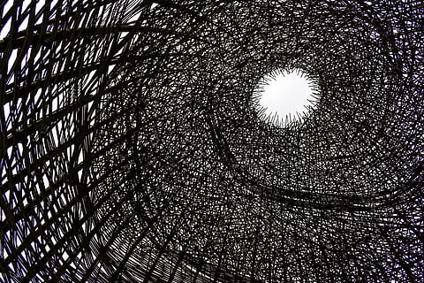 del desktop, modello, astratto, spirale, nessuno, fotogramma intero, Inquadratura dal basso, sfondi, struttura costruita, forma geometrica, design, soffitto, cerchio, forma, in casa, avvicinamento, architettura, strutturato, giorno, natura, attrezzatura per l'illuminazione, cielo, direttamente sotto, cupola, 5K, CC0, dominio pubblico, privo di copyright