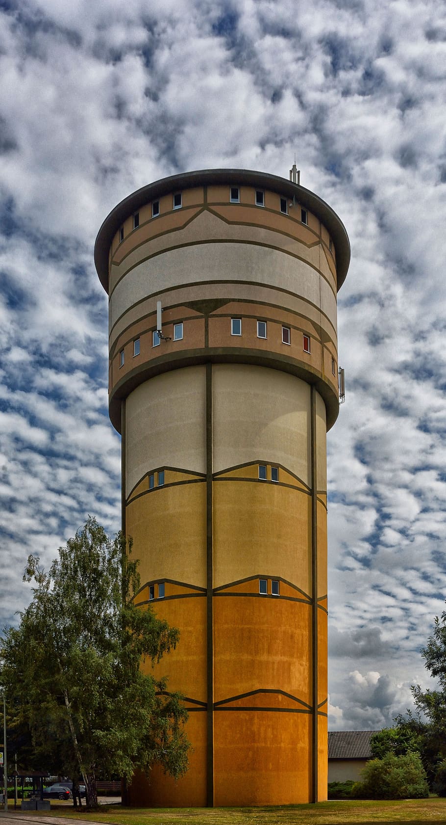 nebe, architektura, budova, věž, výraz, velký, struktura, vodní věž wörth, textura, Pozadí, mraky, hdr, blautöne, moderní, modrý, barva, silnice, barvitý, mrak - nebe, nízký úhel pohledu, stavba, exteriér budovy, Příroda, rostlina, strom, nikdo, vysoká - vysoká, den, venku, destinace, cestovní ruch, minulost, město, cestovat, 5K