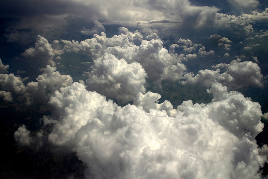 taivas, pilvi, korkeus, kone, valkoinen, pörröinen, ilmakehä, maisema, pilvi - taivas, kauneus luonnossa, maisemat - luonto, tyyneys, luonto, ei ihmisiä, rauhallinen kohtaus, cloudscape, taustat, ulkona, päivä, idyllinen, pilvinen, valkoinen väri, ilmapiiri, myrskypilvi, dramaattinen taivas, pehmeys, pahaenteinen, meteorologia, edellä, 5K