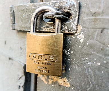 fermer à clé, cadenas, verrou, Sécurité, protection, métal, fermer, texte, personne, la communication, architecture, journée, entrée, en plein air, lien, La technologie, pendaison, se concentrer sur le premier plan, structure construite, écriture occidentale, 4K, CC0, domaine public, libre de droits