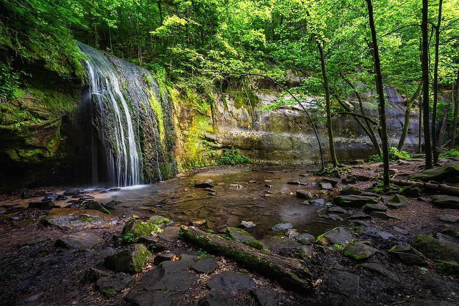 plantes de fulla verda, aigua, naturalesa, a l'aire lliure, riu, cascada, el governador de Stephen's Falls esquiva el parc estatal, dodgeville, Estats Units, corrent, rierol, verd, planta, terra, roques, fons de pantalla, flux, exposició llarga, Wisconsin, governador esquivar el parc estatal, cap gent, bellesa a la natura, arbre, escenics - natura, bosc, aigua que flueix, creixement, moviment, escena no urbana, color verd, rock, tranquil·litat, escena tranquil·la, que flueix, selva tropical, rierol: aigua que flueix, poder a la natura, caient aigua, 5K
