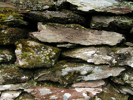væg, sten-, Stenmur, sten arbejde, struktur, mønster, ingen mennesker, fuld ramme, solid, klippe, tæt på, tekstureret, baggrunde, dag, natur, mos, rock-objekt, ru, vækst, udendørs, høj vinkel visning, plante, stor gruppe af objekter, sten - objekt, stak, lichen, 1080P, CC0, offentligt domæne, royaltyfrie