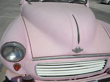 Auto, alt, Oldtimer, Morris, Rosa, Kraftfahrzeug, Landfahrzeug, Transportmittel, Retro-Stil, Transport, Tag, Scheinwerfer, stationär, keine Leute, Metall, Windschutzscheibe, Nahansicht, Fahrzeughaube, draußen, Reflexion, pinke Farbe, glänzend, Luxus, Chrom, 4K, CC0, gemeinfrei, lizenzfrei