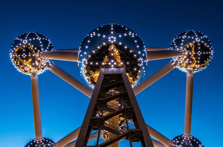 architettura, infrastruttura, struttura, Torre, luci, buio, notte, le scale, blu, illuminato, Parco divertimenti, cielo, giro del parco dei divertimenti, cultura artistica e intrattenimento, Inquadratura dal basso, natura, divertimento, ruota panoramica, cielo sereno, montagne russe, movimento, godimento, carnevale, attività di svago, all'aperto, carnevale itinerante, emozione positiva, eccitazione, 1080P